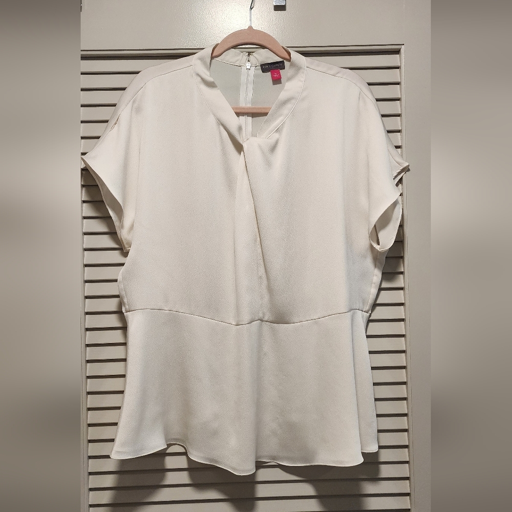 Vince Camuto Elegant White Blouse